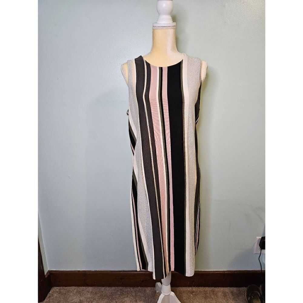 Bar lll multi colored sleeveless dress. Size L.